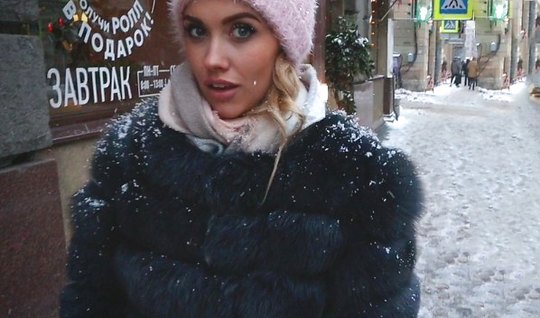 Сестра сделала минет брату в ресторане